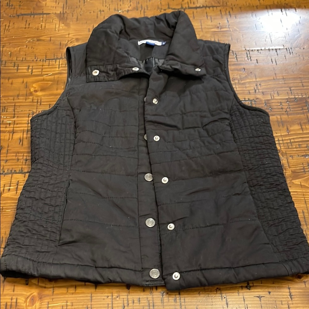 Bandolino Black Quilted Vest with Insulated Design